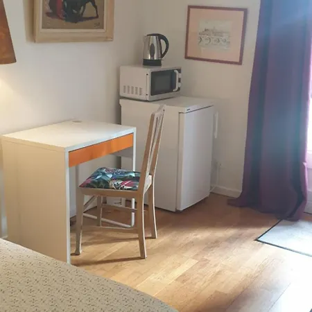 Alloggio in famiglia Privée Dans Maison Avec Piscine