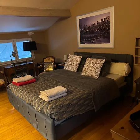 Privée Dans Maison Avec Piscine