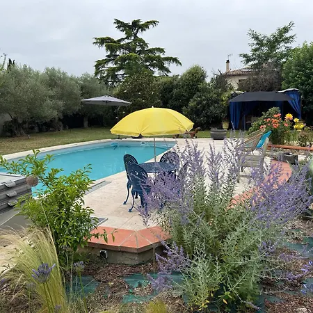 Privée Dans Maison Avec Piscine Alloggio in famiglia *